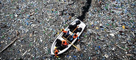 boat_plasticocean_sml