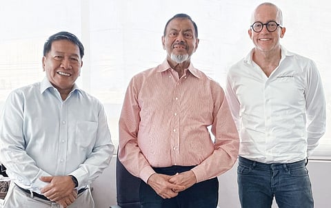 Left to right: Rolando M. Dado, Executive Vice President of Gendiesel Philippines,
Tilak Sen, Chairman of Gendiesel Philippines, and Pär Kärrborn, Regional Sales Manager for Humphree (Photo: Humphree)
