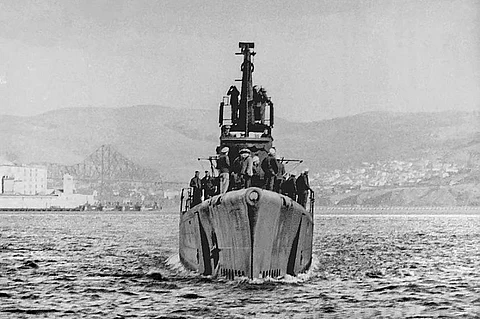 The US Navy Gato-class submarine USS Albacore underway off Mare Island, San Diego, California, on April 28, 1944. Credited with at least 10 enemy ship sinkings, the submarine was lost at sea with its entire crew, possibly as a result of a naval mine detonation, off Hokkaido, Japan, on November 7, 1944. (Photo: US Navy)