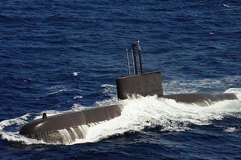 ROKS Lee Eokgi, a Jang Bogo-class submarine of the South Korean Navy, underway on July 7, 2010 (Photo: US Navy/Mass Communication Specialist 2nd Class Benjamin Stevens)