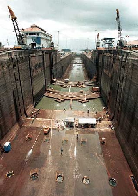 1002panamacanallocks