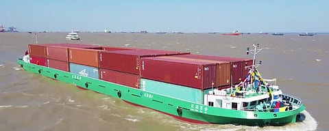 VESSEL REVIEW | Jiangyuan Baihe – Electric boxship built for China’s inland waters