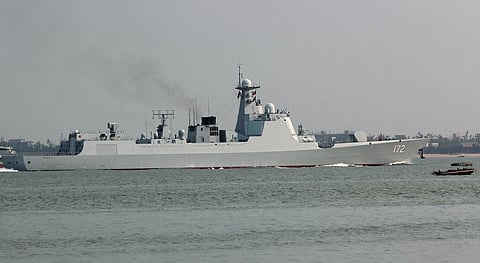 Type 052D destroyer DDG-172 spotted at Zhanjing naval base at the end of November 2015 Photo: flickr.com/Simon Yang