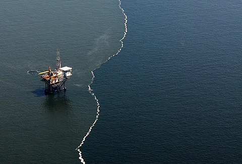 The effects of the Deepwater Horizon oil spill on the Gulf of Mexico will be investigated. Image: US Coast Guard/Petty Officer 3rd Class Patrick Kelley