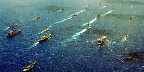 Participants from the RIMPAC 2000 exercise establish a flotilla off the coast of Kauai 416ac8f30f6bedd9f363d2a43c79ebd9