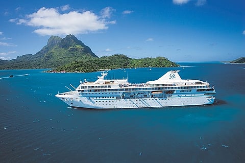 Paul Gauguin Cruises' Paul Gauguin in 2004