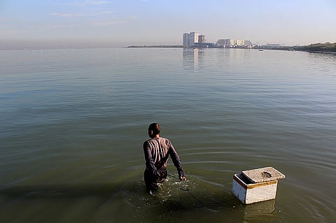 Manila Bay Image: Wikimedia Commons/Elmer nev valenzuela