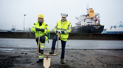Jill Söderwall from the Port of Gothenburg and Swedegas's Johan Zettergren broke ground for the new plant. The pipeline infrastructure can supply LNG for vessels at three berths. Image: Swedegas