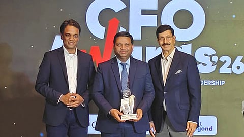 श्री. अमोल डेठे (संपादक, ET CFO), श्री. साकेत माहेश्वरी (मुख्य वित्त अधिकारी, SVC बँक) आणि श्री. केवाल हांडा (माजी व्यवस्थापकीय संचालक, Pfizer Ltd. व माजी नॉन-एक्झिक्युटिव्ह संचालक,