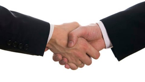 Handshake stock image BankNews.com