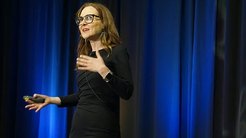 New York Times bestselling author Lindsey Pollak outlines why generational stereotypes need to end during her June 9 presentation at the Minnesota Bankers Association Conference. (Sam Wilmes/BankBeat)