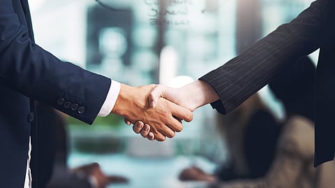 BankNews.com handshake stock image