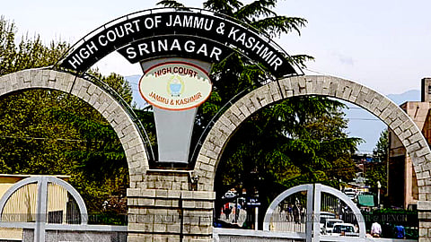 [COVID Lockdown] Jammu & Kashmir High Court seeks response from government on plea seeking financial assistance, insurance cover for lawyers