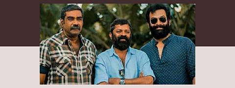 K.R.Sachidanandan aka Sachy (Centre) with Biju Menon and Prithviraj on the sets of Ayyappanum Koshiyum