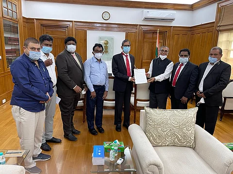 Creation of southern Bench for Supreme Court: Bar Council representatives of 5 southern States meet CJI NV Ramana, Vice President Venkaiah Naidu