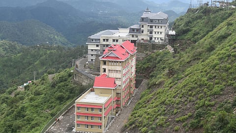 Himachal Pradesh High Court stays contempt of court case against HPNLU Vice-Chancellor