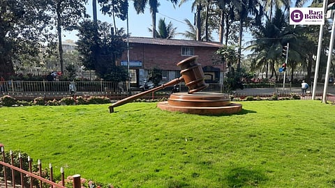 Gavel outside Bombay High Court
