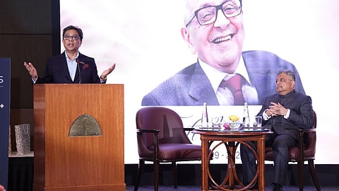 Mohit Saraf paying tribute to Late Fali Sam Nariman, alongside Tushar Mehta, the Chief Guest for the event.