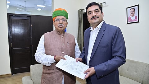 Minister of State for Law and Justice Arjun Ram Meghwal with Dr. Sanjeev Gemawat, Founder, General Counsels’ Association of India