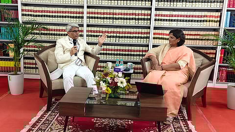 Justice Saumitra Dayal Singh (L) and Vice Chancellor of RPNLU, Dr. Usha Tandon (R)
