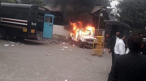 Tis Hazari Violence: CJ holds meeting with Delhi Police Officials, DHCBA requests members to abstain from work on Nov 4