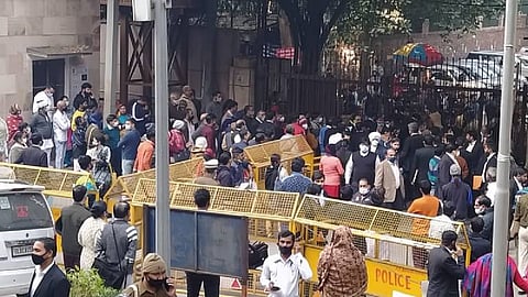 रोहिणी कोर्ट के अंदर विस्फोट, एक घायल