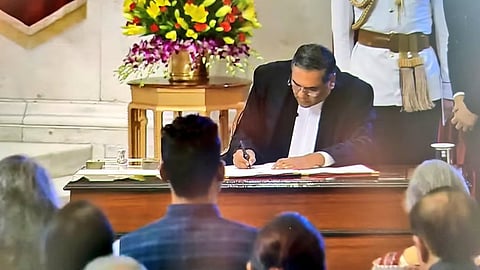 न्यायमूर्ति संजीव खन्ना ने भारत के 51वें मुख्य न्यायाधीश के रूप में शपथ ली