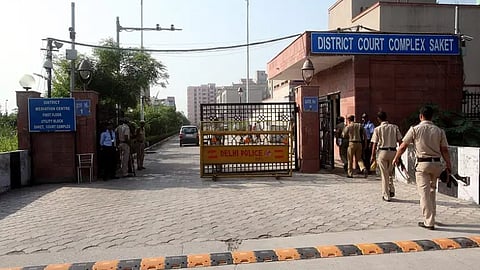 ಶ್ರದ್ಧಾ ಹತ್ಯೆ ಪ್ರಕರಣ: ಅಫ್ತಾಬ್ನನ್ನು ನ್ಯಾಯಾಂಗ ಬಂಧನಕ್ಕೆ ಒಪ್ಪಿಸಿದ ದೆಹಲಿ ನ್ಯಾಯಾಲಯ