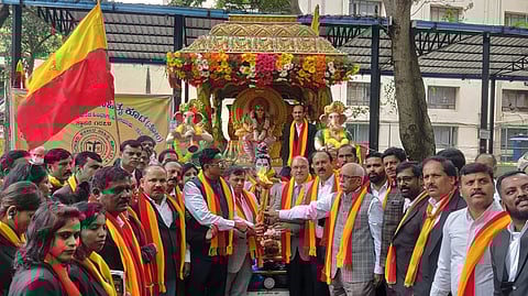 ಬೈಕ್ ರ್ಯಾಲಿ: ವಿಚಾರಣಾಧೀನ ನ್ಯಾಯಾಲಯಗಳಲ್ಲಿ ಕನ್ನಡ ಕಡ್ಡಾಯಗೊಳಿಸಲು ಹೈಕೋರ್ಟ್ಗೆ ಮನವಿ ಸಲ್ಲಿಕೆ