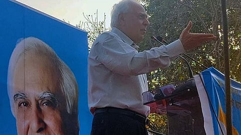 Senior Advocate Kapil Sibal at Jantar Mantar