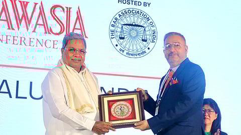 ಕಾನೂನು ವೃತ್ತಿಪರರು ಜ್ಞಾನವನ್ನು ಮಾನವ ಹಕ್ಕುಗಳ ಉಲ್ಲಂಘನೆಯ ವಿರುದ್ಧದ ಹೋರಾಟಕ್ಕೆ ಬಳಸಬೇಕು: ಸಿಎಂ ಸಿದ್ದರಾಮಯ್ಯ