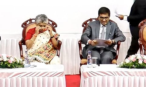 ಸರ್ವೋಚ್ಚ ನ್ಯಾಯಾಲಯದ ನ್ಯಾಯಮೂರ್ತಿ ಬಿ ವಿ ನಾಗರತ್ನ ಮತ್ತು
ಸಿಜೆಐ ಡಿ ವೈ ಚಂದ್ರಚೂಡ್