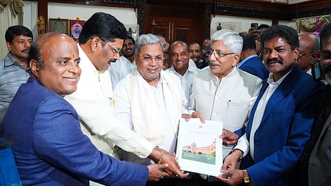 ಜಾತಿ ಗಣತಿ ವರದಿ ಸ್ವೀಕರಿಸಿದ ಕುರಿತು ಅಫಿಡವಿಟ್ ಸಲ್ಲಿಸಲು ರಾಜ್ಯ ಸರ್ಕಾರಕ್ಕೆ ಹೈಕೋರ್ಟ್ ಸೂಚನೆ