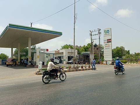Pakistan’s April base oils supply falls