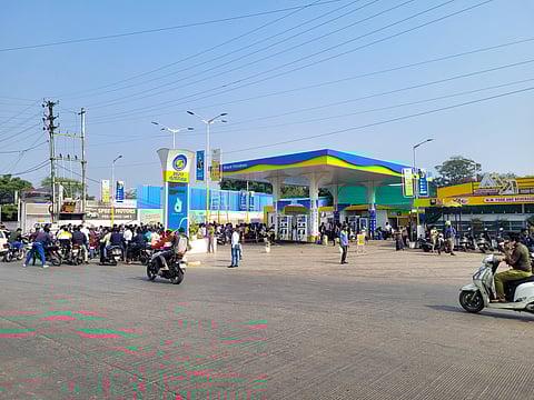 India, Indore, fuel station