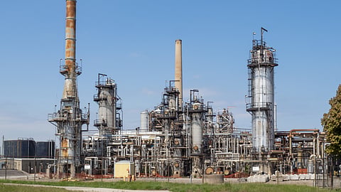 Photo of refinery in Mississauga, Canada