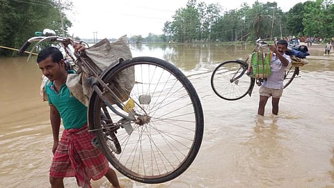 রাজ্যের বন্যা পরিস্থিতি শোচনীয়,ফুঁসছে বিভিন্ন নদী