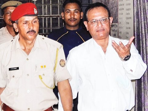 ভুয়া হলফনামা ইস্যুর অভিযোগে আইনজীবী গ্ৰেপ্তার