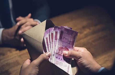 বালি মহল কেলেংকারিতে অভিযুক্ত গোলাঘাটের ডিএফও গ্ৰেপ্তার