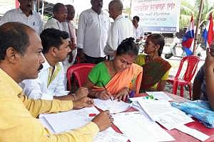 টংলায়ও নাগরিক বিলের বিরুদ্ধে স্বাক্ষর অভিযান অগপ-র