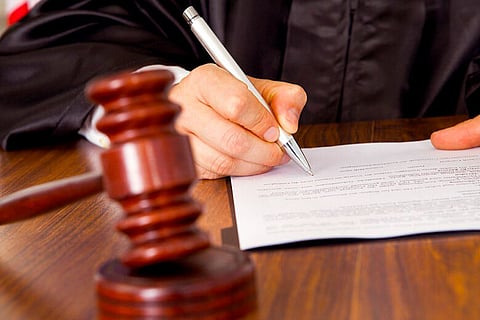 আবগারি কর্মীকে চাকরি থেকে ছাঁটাই