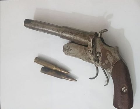 অস্ত্ৰ সহ ত্ৰিপুরায় গ্ৰেপ্তার তিন যুবক