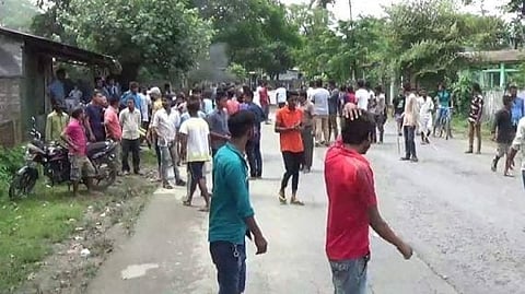 সোসিয়েল মিডিয়ায় সাম্প্ৰদায়িক মন্তব্য করা নিয়ে তিনসুকিয়ায় সংঘর্ষ