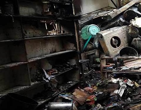 বরদুমসায় আগুনে পুড়লো সাতটি দোকান