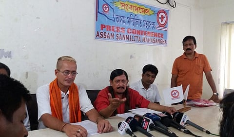 নেপালি নাগরিকদের জন্য পাসপোর্টের ব্যবস্থা করতে প্ৰধানমন্ত্ৰীর কাছে দাবি জানালো মহাসংঘ