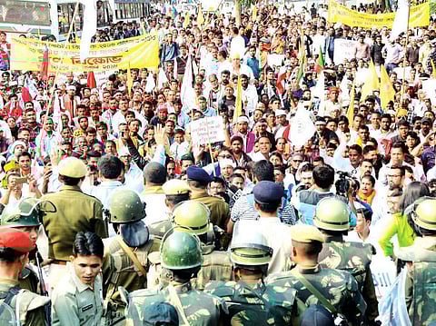 নাগরিকত্ব বিলের বিরুদ্ধে দিশপুর কাঁপালো ৭০টি সংগঠন