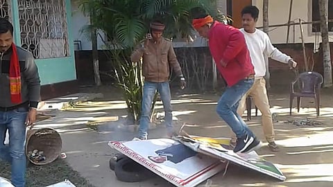 নাগরিকত্ব সংশোধনী আইনের প্রতিবাদে ডাকা বনধে স্তব্ধ জনজীবন