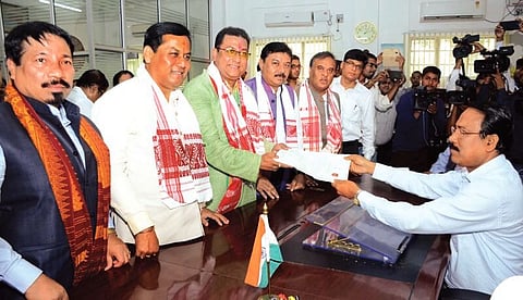 রাজ্যে দ্বিতীয় দফা নির্বাচনের জন্য মনোনয়নপত্ৰ জমা দিলেন ৬০ জন প্ৰার্থী