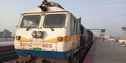 আলমগঞ্জ-বিলাসীপাড়ার মধ্যে নতুন রেল লাইনে পরীক্ষামূলক ট্ৰেন চলাচল সফল