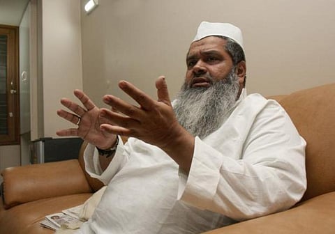 ধুবড়ি কেন্দ্ৰে এআইইউডিএফ প্ৰার্থী বদরুদ্দিন আজমল এগিয়ে